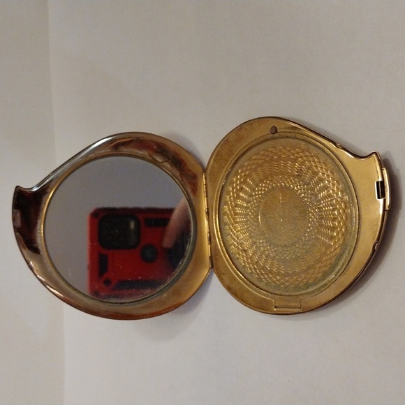 SOLD! Vintage 1940s Gold Elgin American Heart Shaped I Love You Mirror Compact! - Picture 3 of 10
